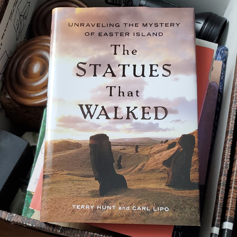 📦The Statues That Walked by Terry Hunt & Carl Lipo